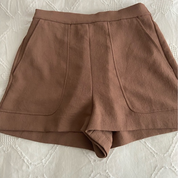 Wilfred Crepe Shorts - Picture 1 of 2